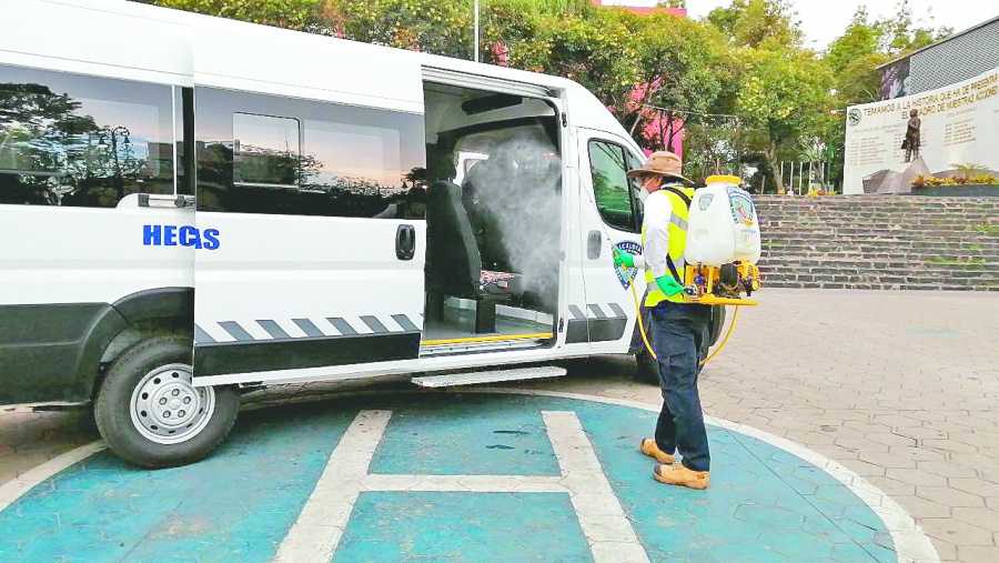 Ofrecen transporte gratis a médicos