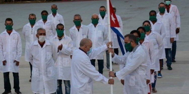 Confirman que médicos cubanos llegaron a la CDMX para apoyar con asesorías