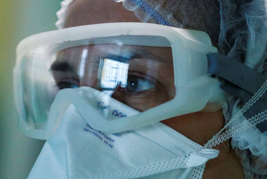 Permitirán a personal de salud extranjero trabajar en el país durante epidemia