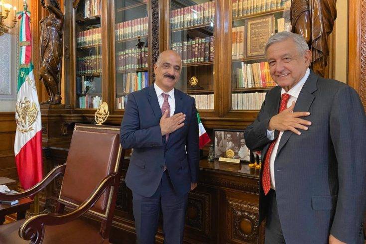 Visita Ahued a AMLO en Palacio Nacional tras renunciar a Aduanas