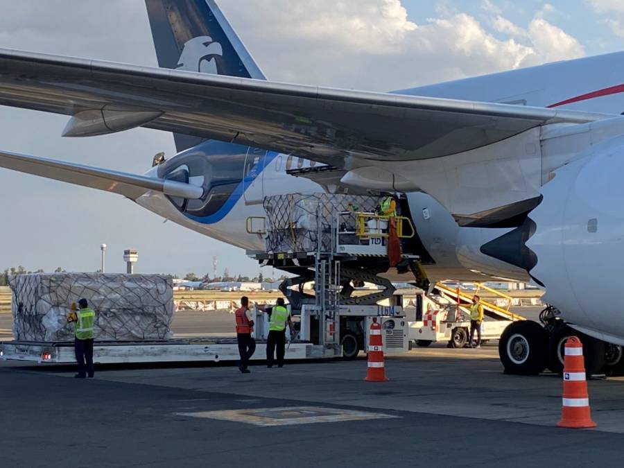 Llega a México en sexto vuelo con insumos médicos desde China