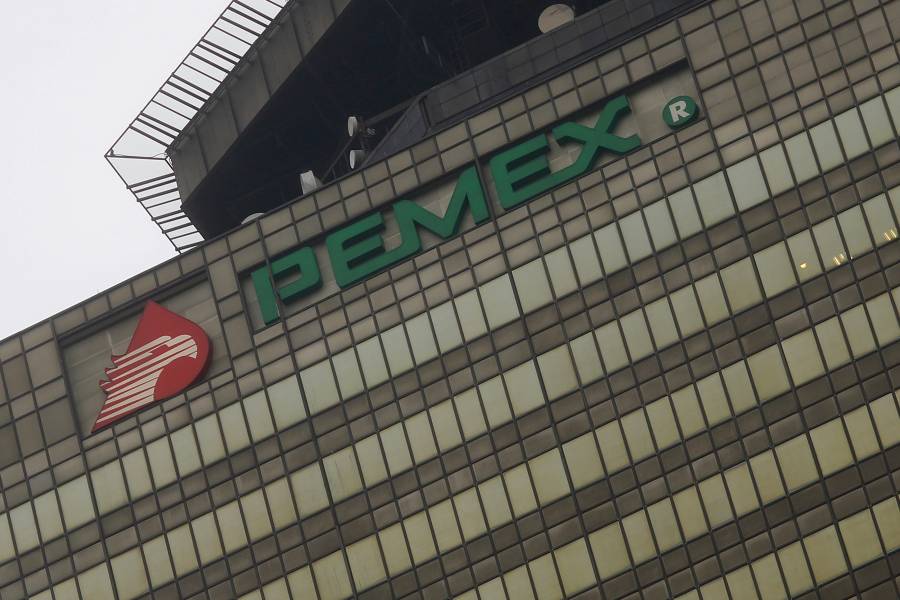 Pemex solicita a personal reducir salario por impacto del Covid-19