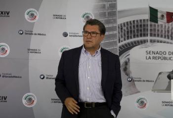 Entraremos al periodo de m&aacute;s contagios y decesos: Monreal
