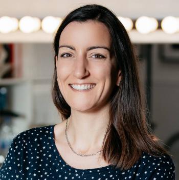 Investigadora de Oxford se somete a prueba de vacuna contra covid-19 desarrollada en Inglaterra