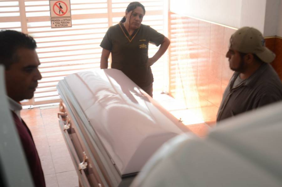 Clausuran funeraria en Tijuana por subir precios
