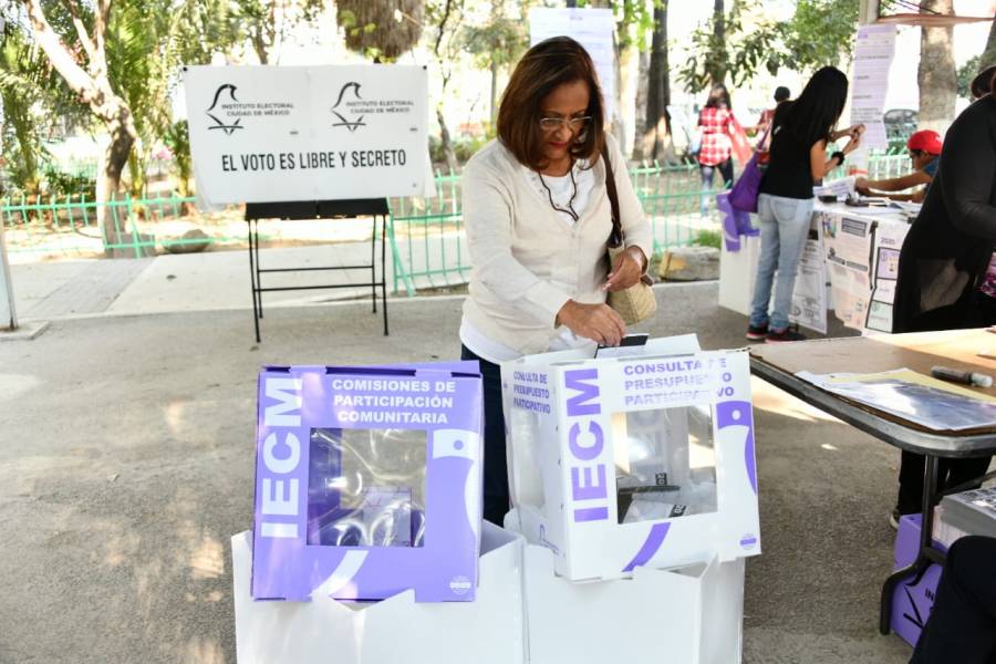 Reciben Comisiones IECM desglose de elección vecinal y consulta ciudadana