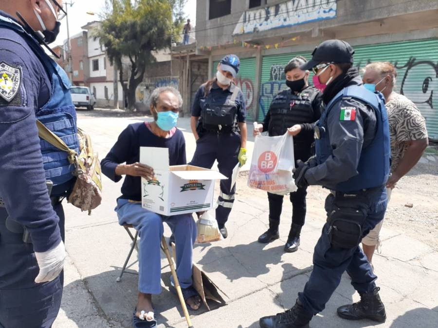 DE NEZA APOYAN CON DESPENSA A DESEMPLEADO