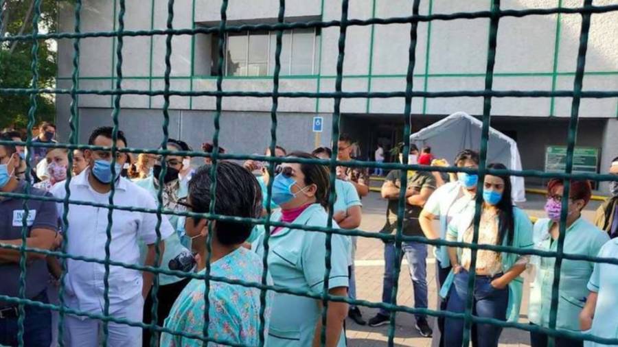 Trabajadores del IMSS demandan insumos para tratar COVID-19