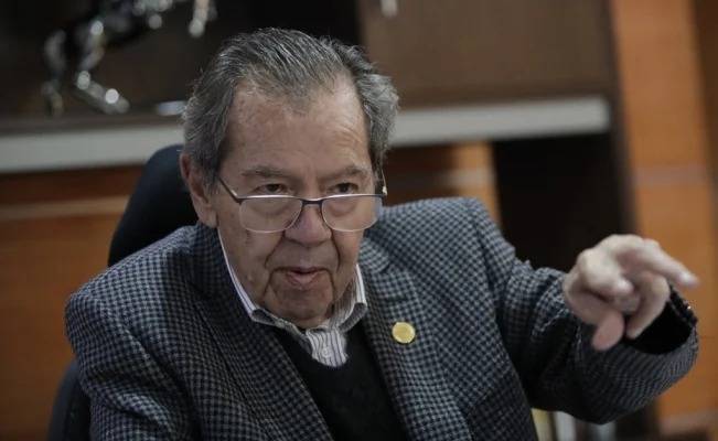 Satisfecho Mu&ntilde;oz Ledo de consenso para no otorgar mayores facultades al Ejecutivo