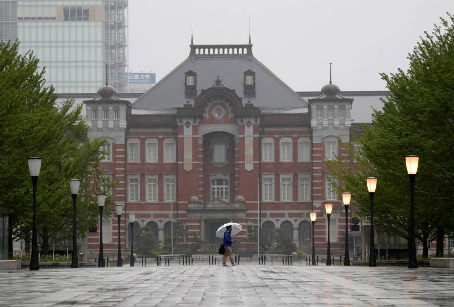 Piden médicos de Japón se extienda la cuarentena más allá del 6 de mayo