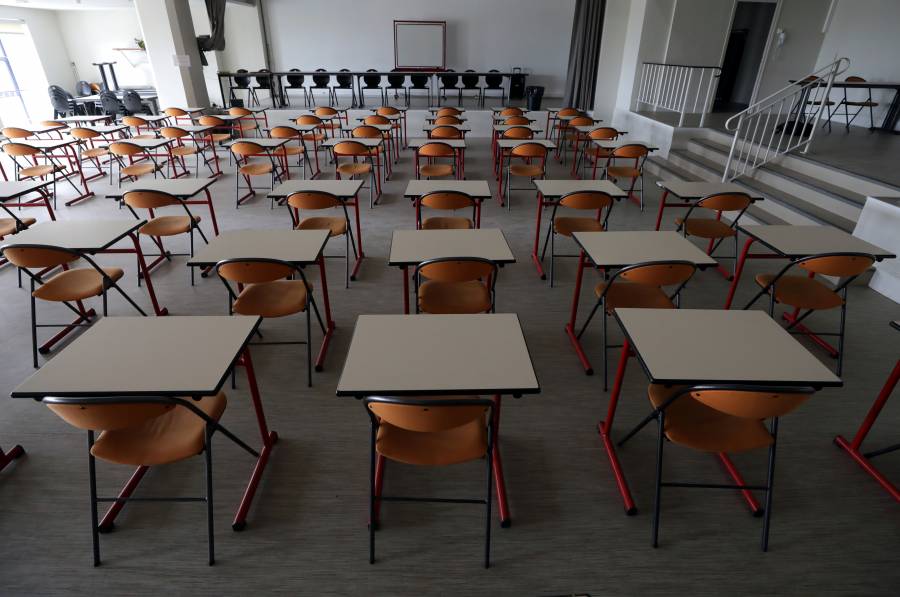 Francia revela primer plan de reincorporación escolar para mayo