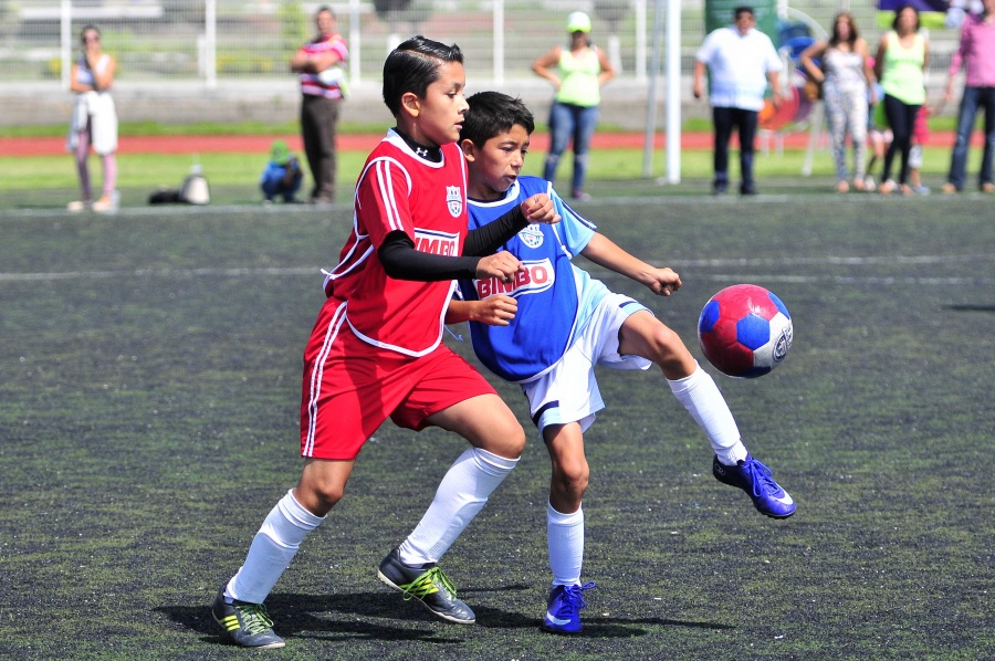 Niños festejan su día sin hacer deporte; México es líder en obesidad