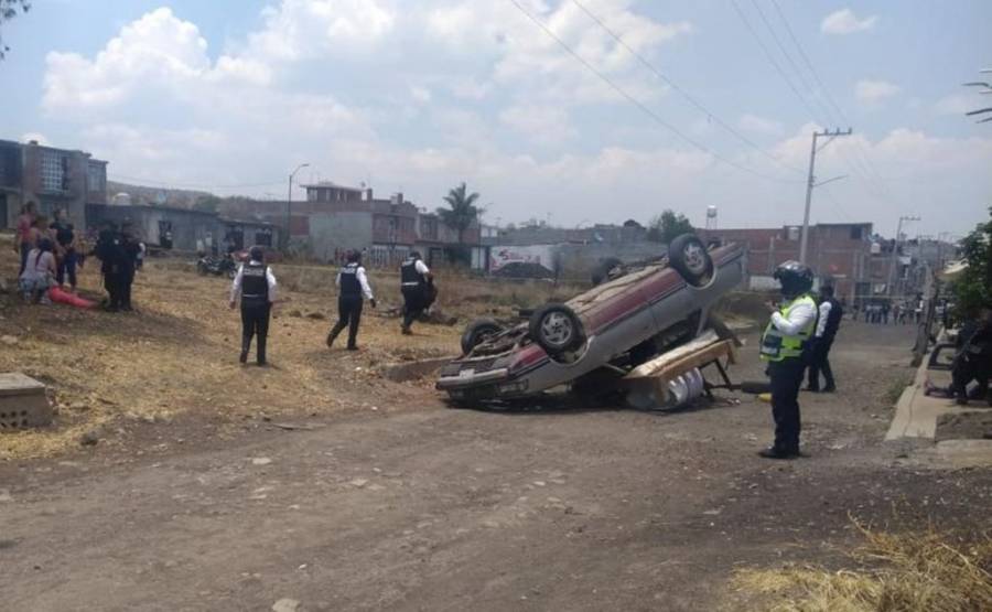 Asesinan a mujer policía y a su hija de 2 años en Michoacán