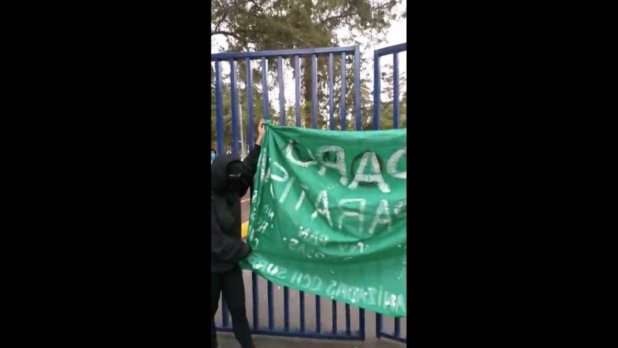 Paristas entregan Ciencias Pol&iacute;ticas por coronavirus