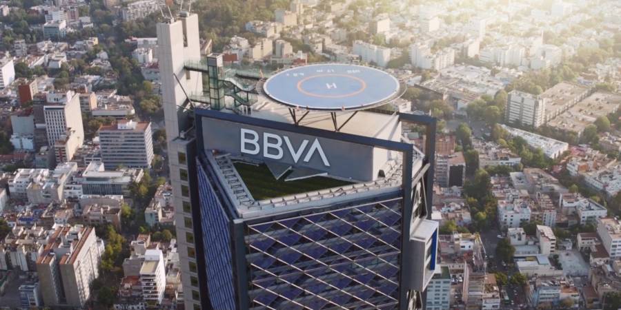 Utilidad de BBVA se desplom&oacute; casi 40 por ciento