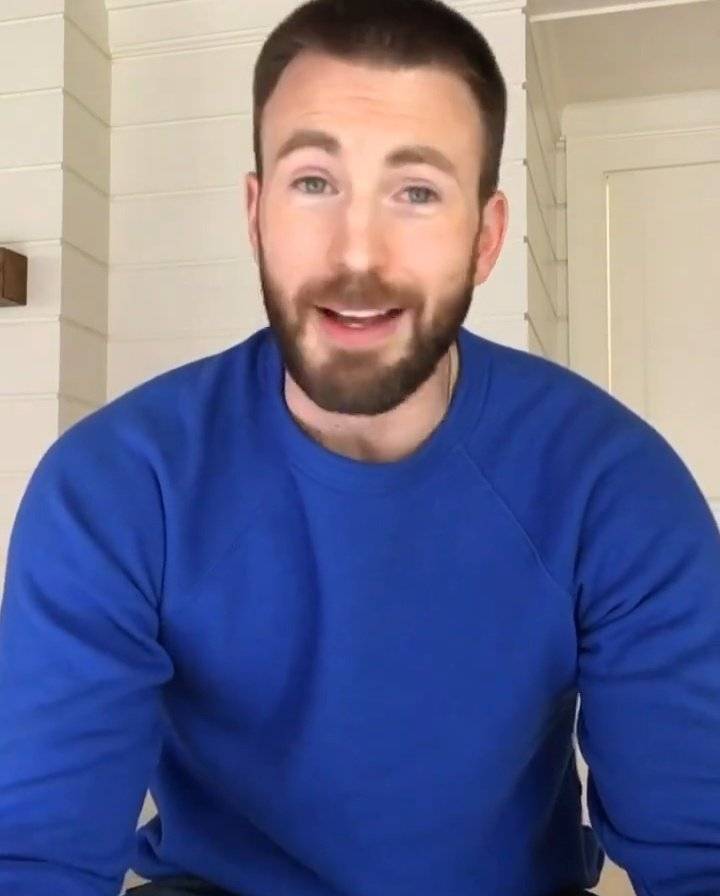 Chris Evans estrena Instagram por el reto #AllInChallenge