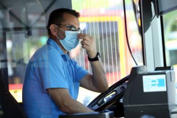 Espa&ntilde;a ordena uso de mascarillas en transporte p&uacute;blico