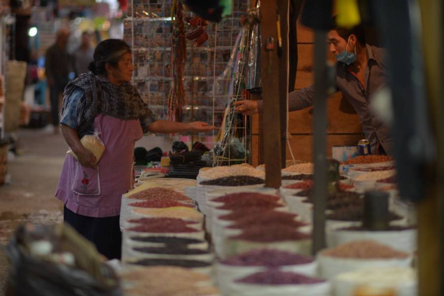 Aprobación de AMLO sube nuevamente, y preocupación por la economía crece