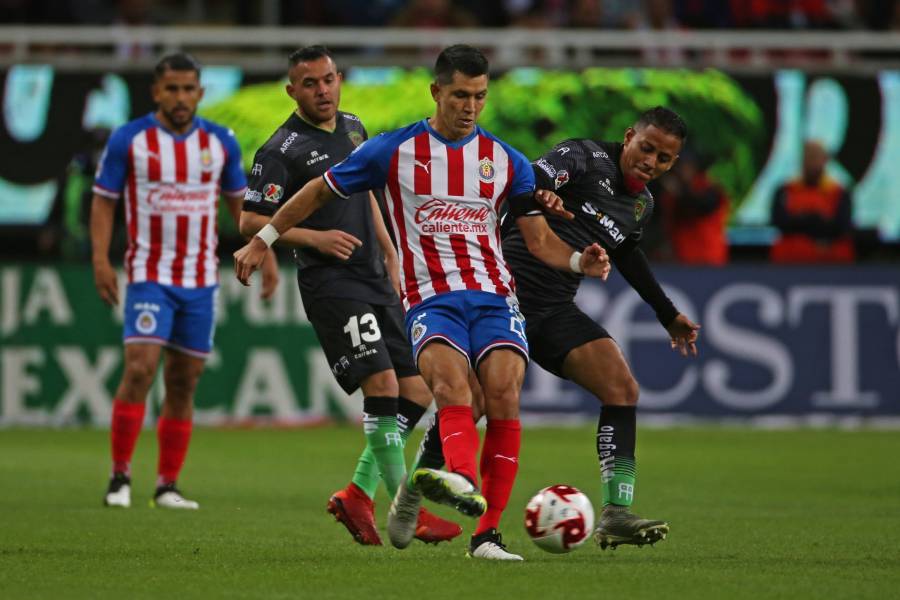 Chivas presume su cantera exportada a Europa