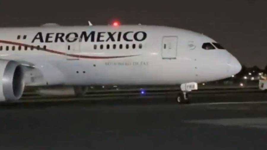 Llega a México noveno vuelo con equipamiento para trabajadores de la salud