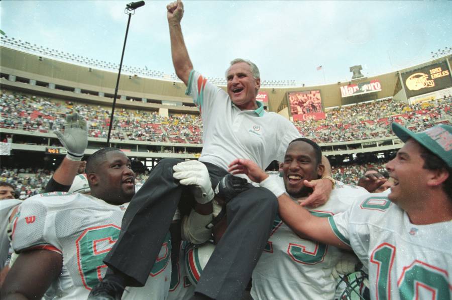 Muere “Don” Shula, único coach con paso perfecto en la NFL