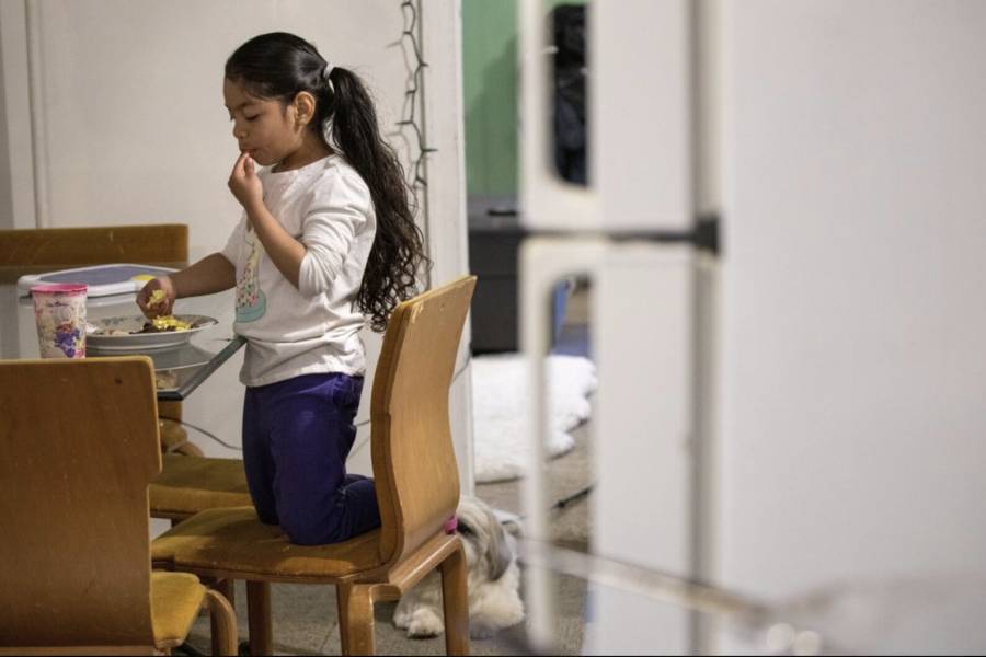 “Paso horas pensando dónde  encontraremos comida”