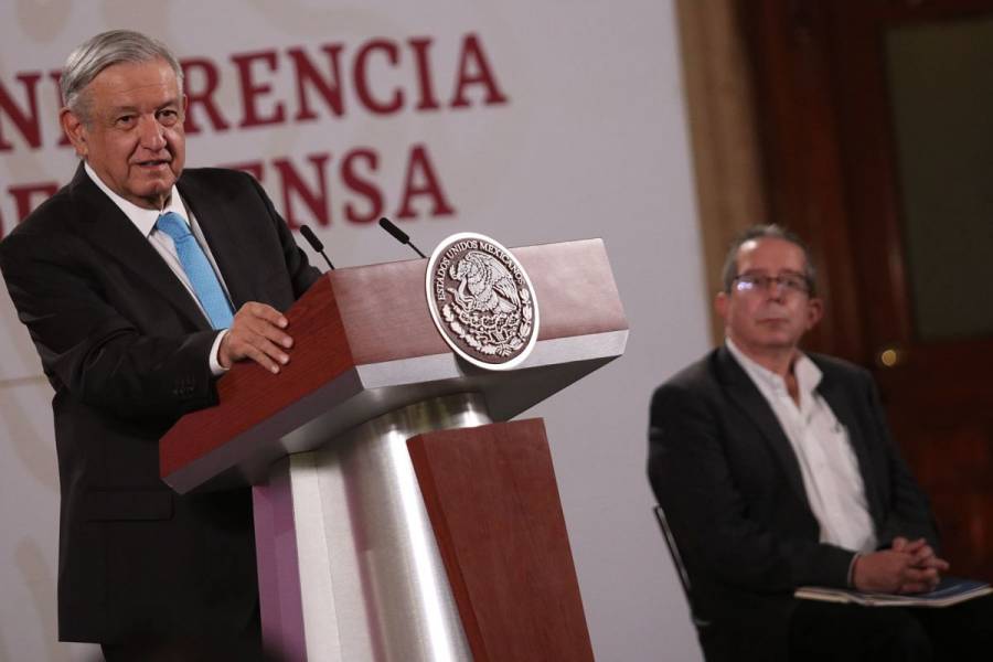 AMLO pide a beneficiarios de “La Escuela es Nuestra” crear empleos