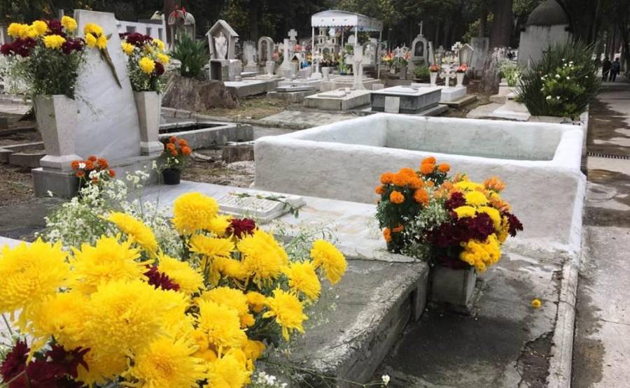 La Ciudad de México cerrará todos los panteones este 10 de mayo