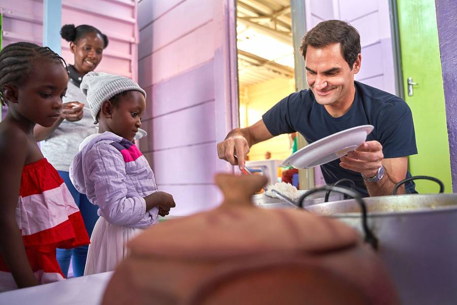 Roger Federer dona un millón de dólares para familias en África