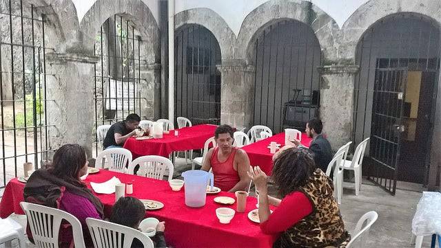 Iglesia habilita comedores comunitarios para gente de calle en la CDMX