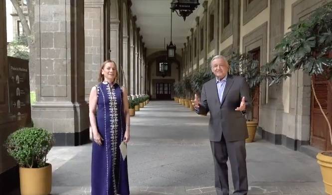 AMLO y Beatriz Gutiérrez Muller, felicitan a las mamás este 10 de mayo