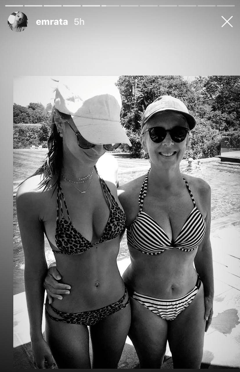 ¡Parecen hermanas! Emily Ratajkowski y su mamá cautivan a seguidores de Instagram