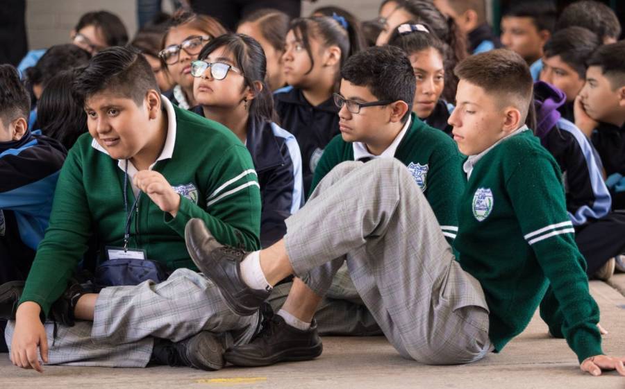 Aplazan examen de secundaria