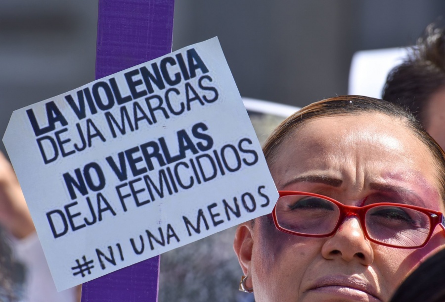 Acusan a AMLO de indolente ante violencia contra mujeres