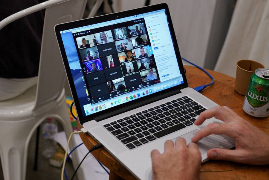 Hackers utilizan aplicaciones de videoconferencias para robar informaci&oacute;n