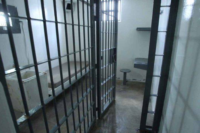 Ingresan a penal a tres huachicoleros en Guanajuato