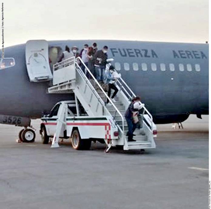 Repatria SRE a 10 mexicanos más; suman 12 mil 13