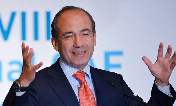 Felipe Calderón destacó que bloquear las energías renovables es un error histórico