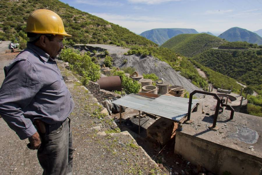 Anuncia AMLO reglas para reabrir sector minero y automotriz