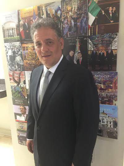 Consul mexicano en Orlando da positivo a Covid-19