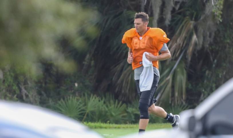 Tom Brady ya entrena con los Buccaneers