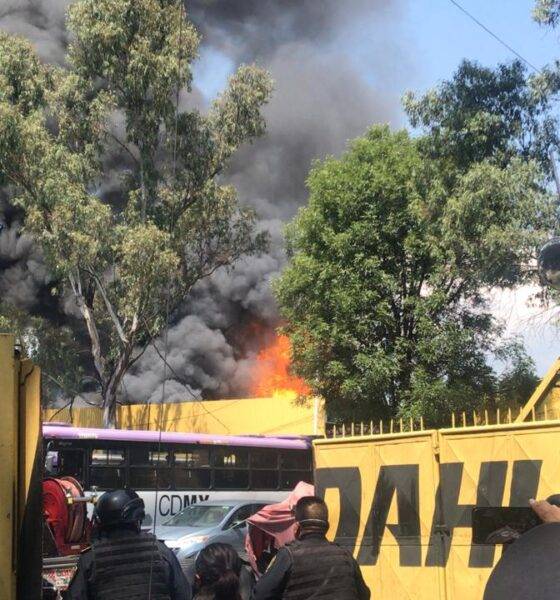 Por fuga de gas se incendian 11 camiones