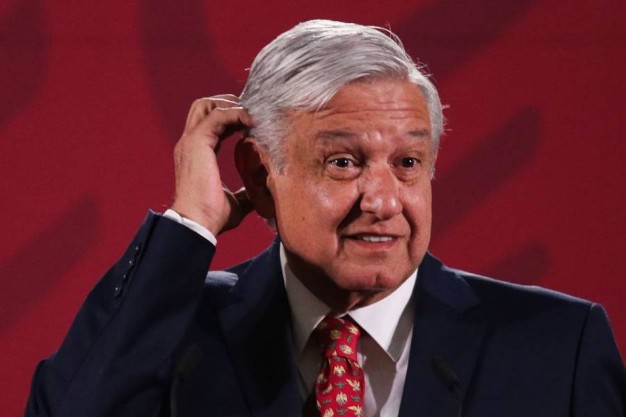 López Obrador no descarta leer “Decisiones difíciles”, libro de Calderón