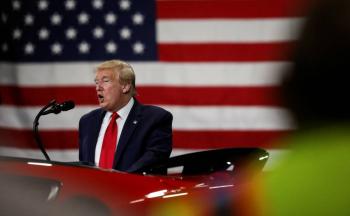 Trump asegur&oacute; que tiene rodeado a Maduro