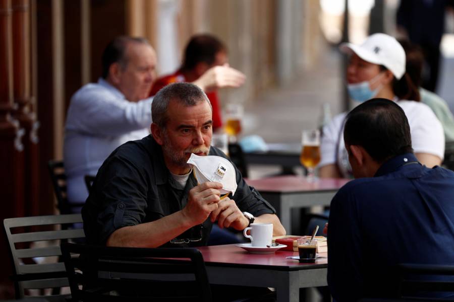 España registra 446 contagios y 56 muertes por pandemia