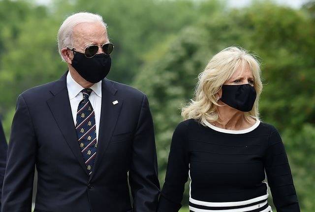 Trump critica a Biden por usar cubrebocas