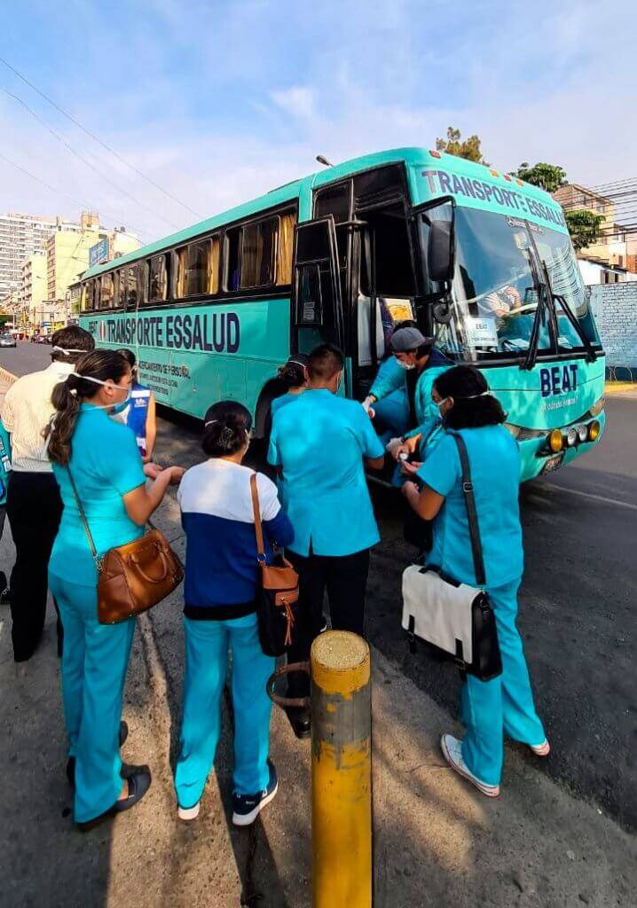 Discriminación por su labor, denuncian médicos