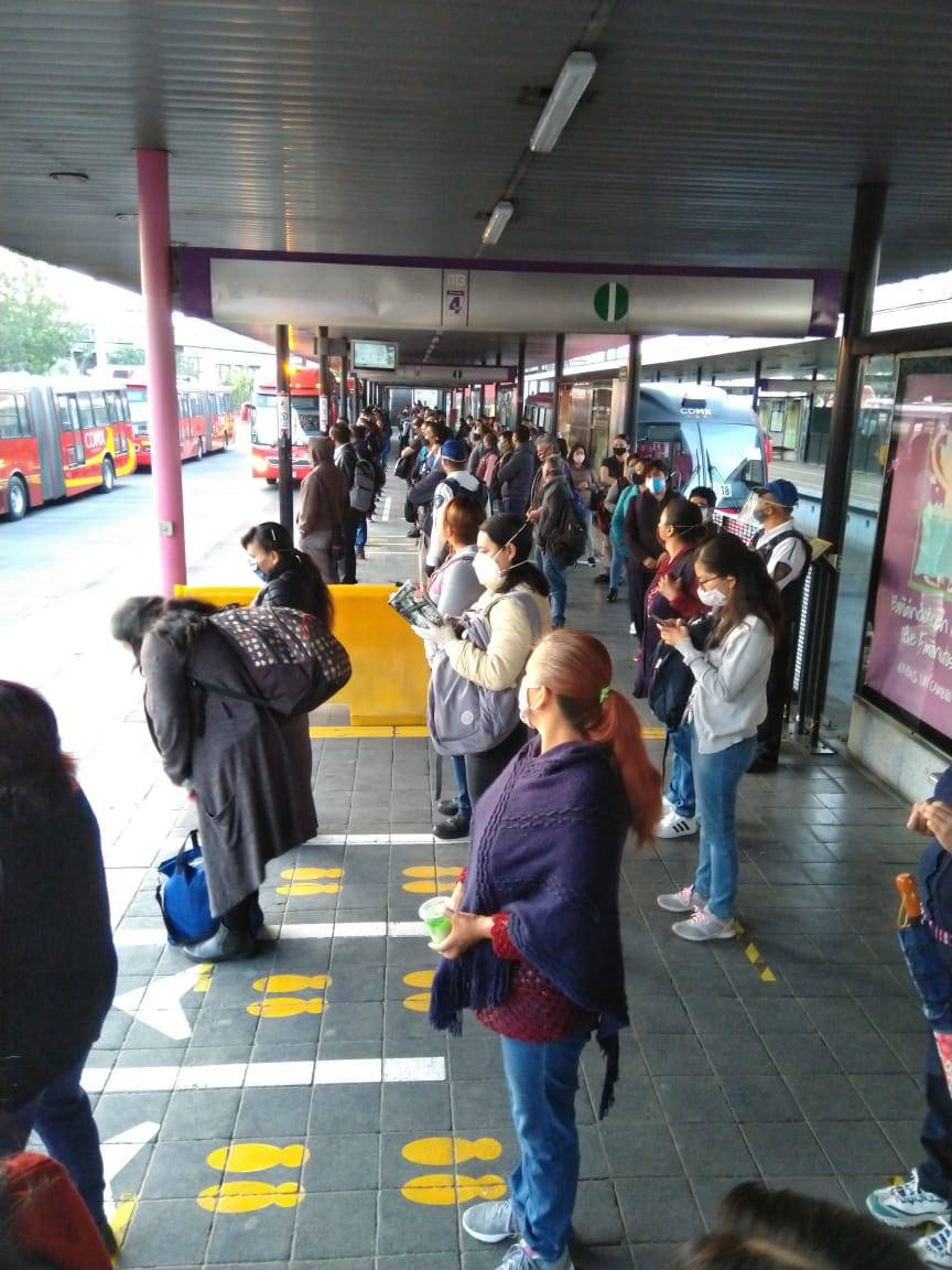 Aceptan usuarios nuevas medidas de acceso a terminales de Metrobús