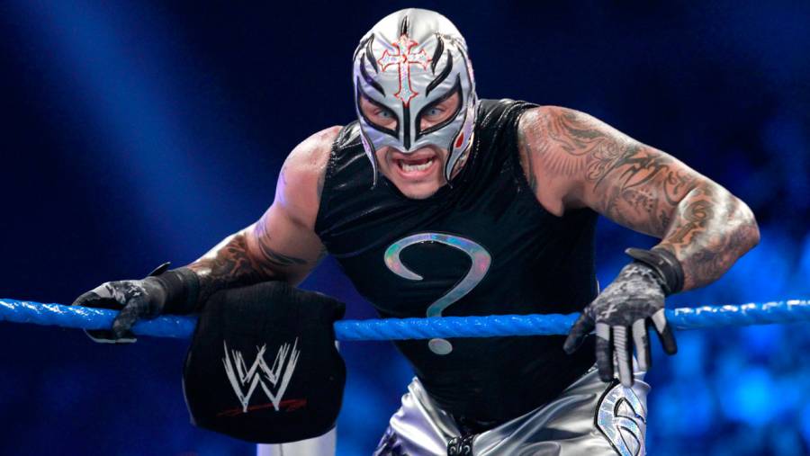 WWE anuncia retiro de Rey Mysterio