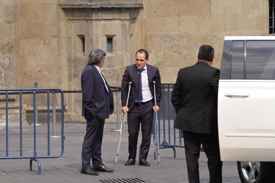 Vieja lesión de fútbol llevo a Arturo Herrera al quirófano